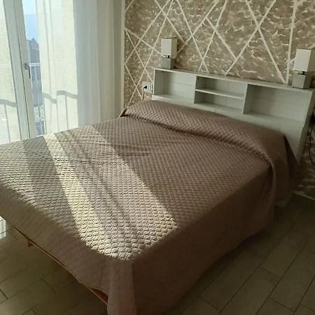 Casa Adriana Con Incantevole Vista 아파트 Bee