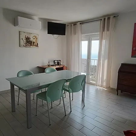 Casa Adriana Con Incantevole Vista 아파트 Bee